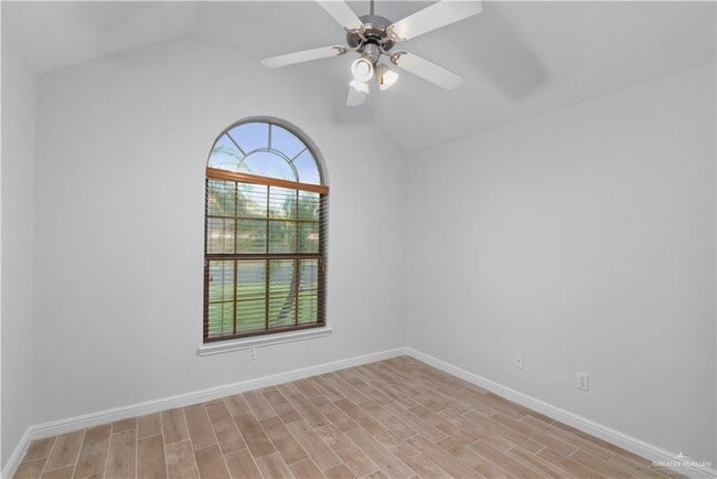 Building Photo - 31 Midlands Cir