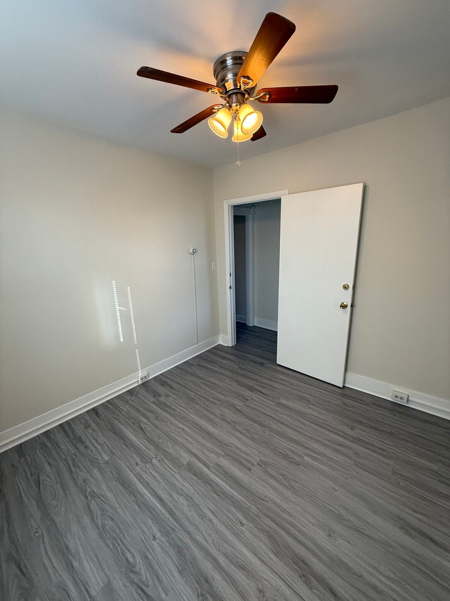 Building Photo - 411 Lyman Ave