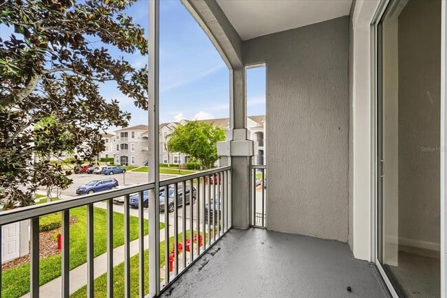 Building Photo - 8101 Coconut Palm Way