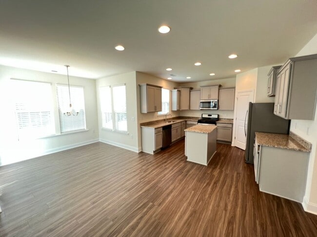 Building Photo - Beautiful New Construction Home w/ Ground ...