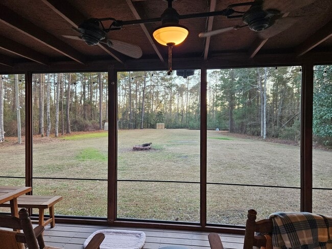 Building Photo - 3 Bedroom 2 Bath unfurnished home located in Sneads Ferry