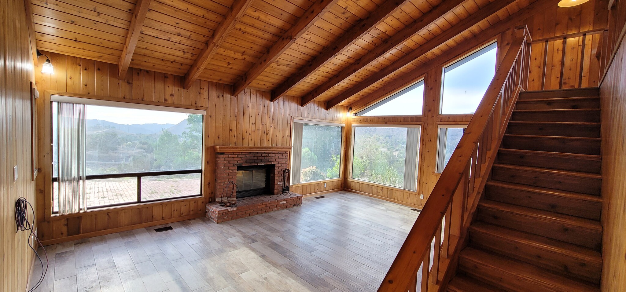 Natural light - 5513 Riggs Rd