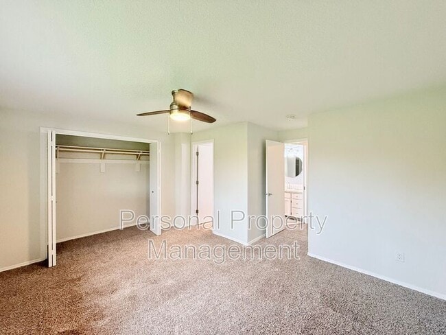 Building Photo - 10411 NE 66th St