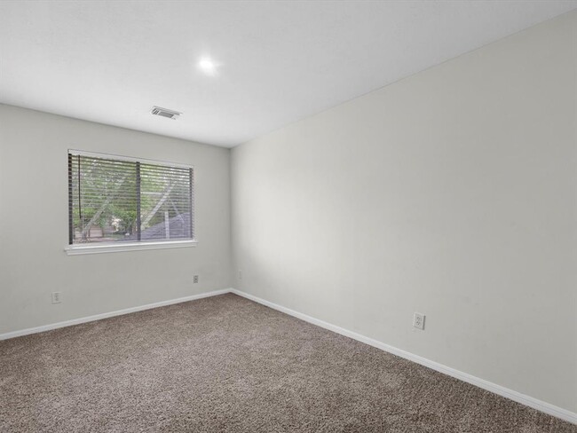 Building Photo - 5430 Evergreen Canyon Rd