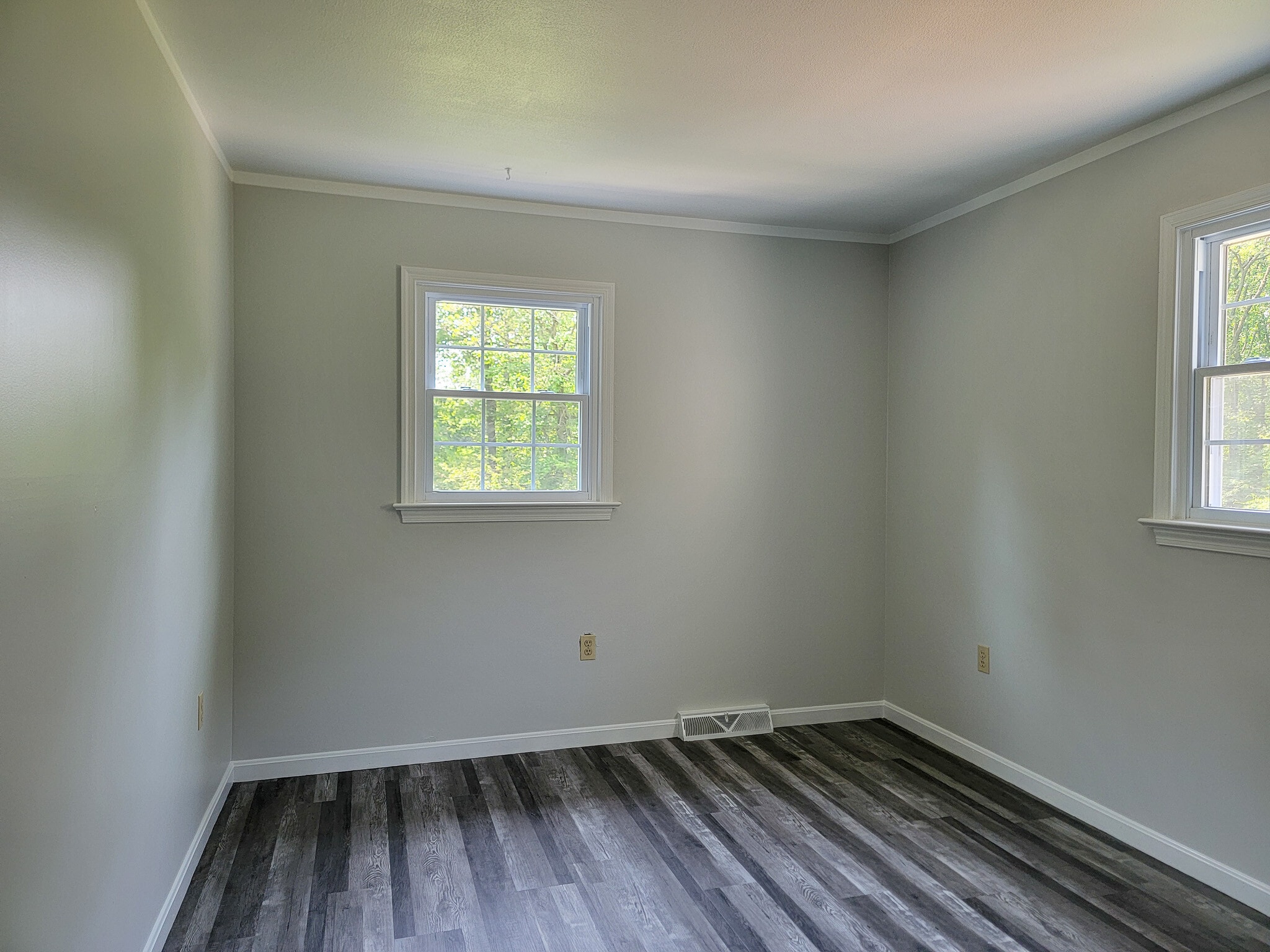 Building Photo - 380 Netzley Dr