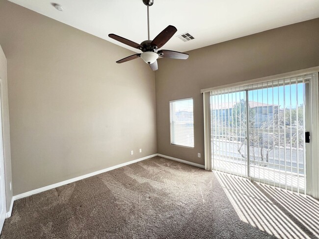 Building Photo - 102 S Pointe Way