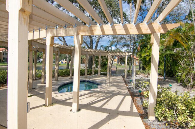 Building Photo - 4807 Via Palm Lakes Via