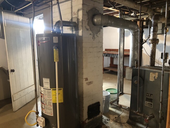 Building Photo - 18124 Lomond Blvd