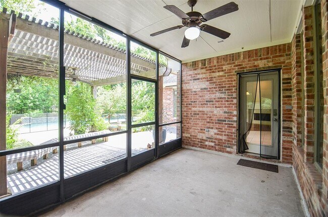 Building Photo - 7610 Breezeway Bend Ln