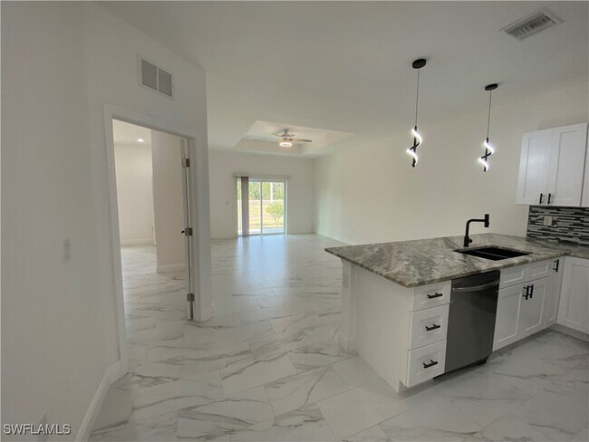 Building Photo - 5444 Billings St