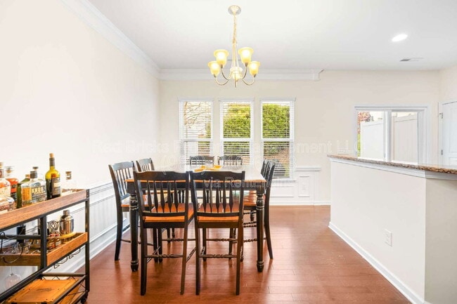 Building Photo - 2452 Royal York Ave