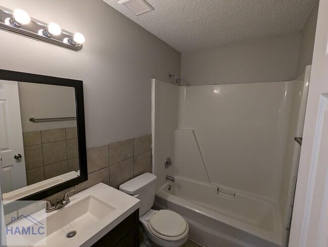 Building Photo - 628 Honey Ridge Ln