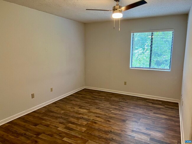 Building Photo - 117 Turtle Creek Rd