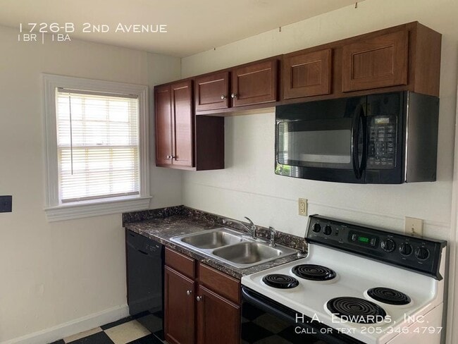 Building Photo - 1726 2nd Ave