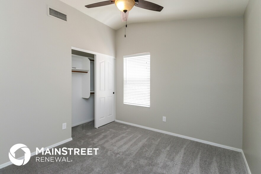 Building Photo - 2607 N 125th Dr