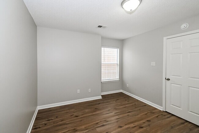 Building Photo - 6819 Kerry Valley Ln