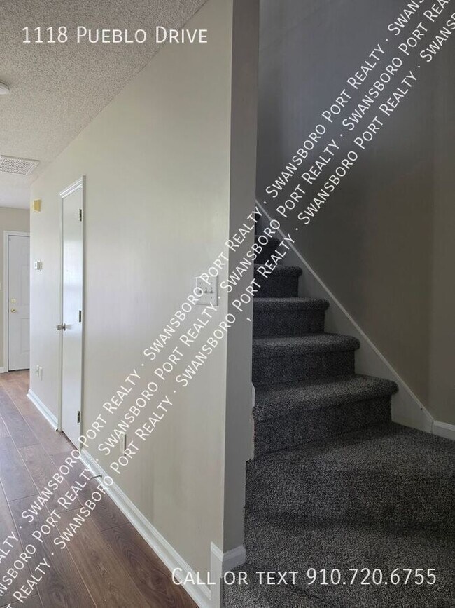 Building Photo - 1118 Pueblo Dr