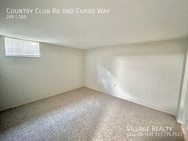 Building Photo - 671 Country Club Rd
