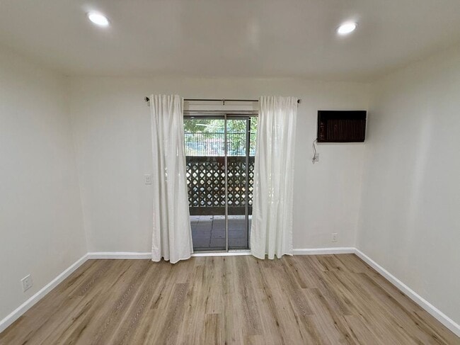Building Photo - 5850 Benner St