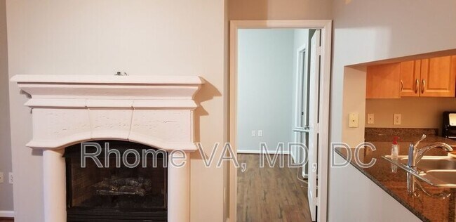 Building Photo - 12949 Centre Park Cir