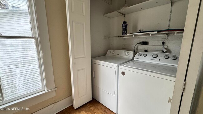 Building Photo - 32 Sanford St