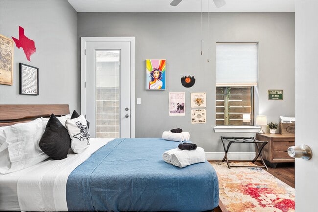 Building Photo - 2104 Webster St