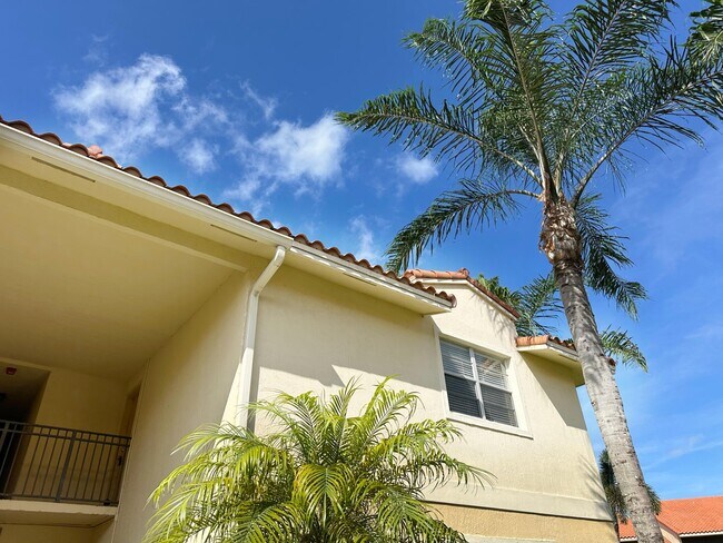 Building Photo - 1241 SW 46th Ave