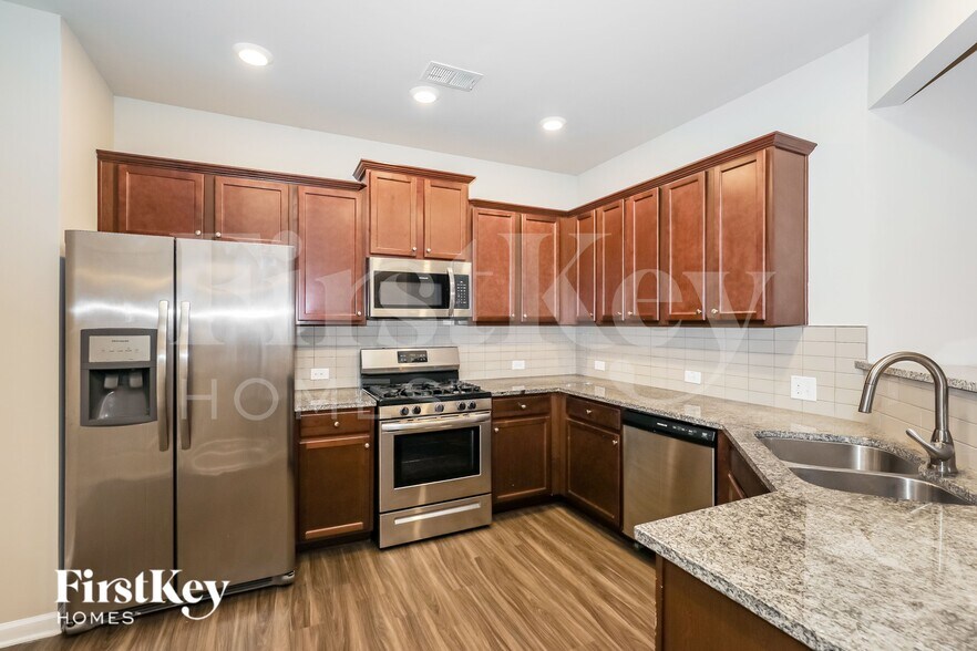 Building Photo - 3196 Baylor Cir