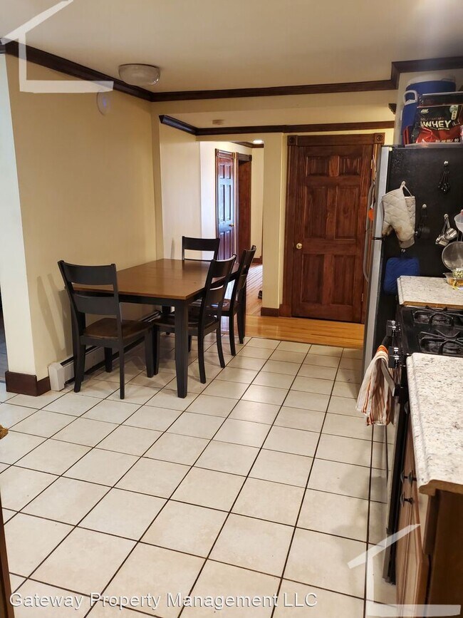 Building Photo - 4 br, 2 bath House - 173 Babcock St #1