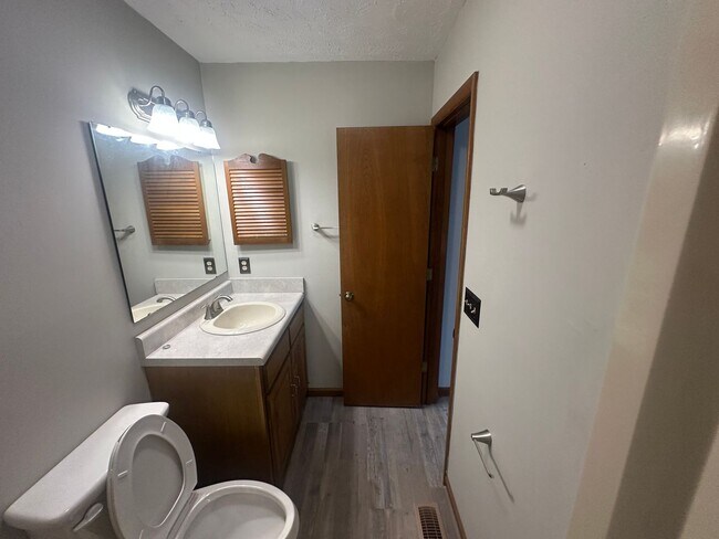 Building Photo - 1202 Huntsman