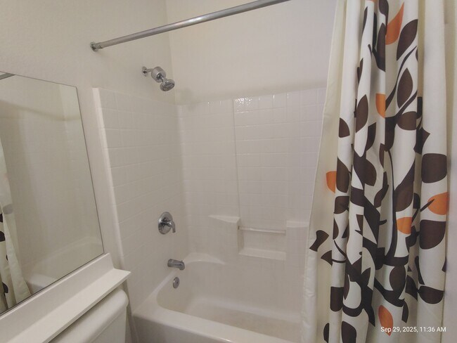 Building Photo - 5526 Cresent Valley St