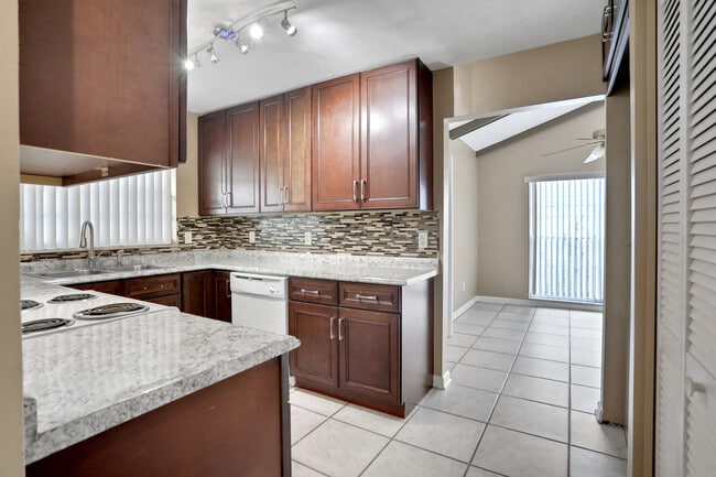 Building Photo - 3124 W Burke St