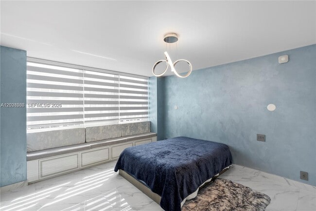 Building Photo - 2030 S Ocean Dr