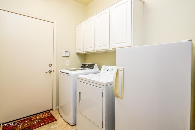 Building Photo - 42348 W Fountainhead St