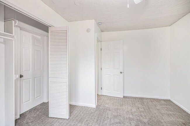 Building Photo - Beautiful 4 Bedroom and 2 Bathroom House in Independence