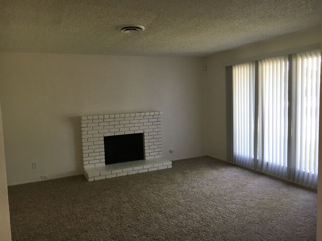 Building Photo - 952 Mango Dr