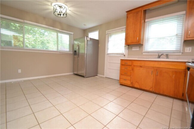 Building Photo - 5131 Lundy Dr