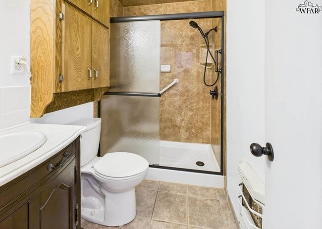 Building Photo - 5120 Parklane Dr