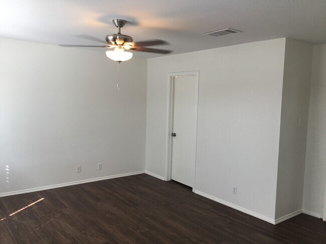 Building Photo - 3500 Banda Ln