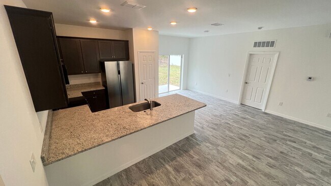 Building Photo - GORGEOUS Bedroom, 2 Bathroom Home in Palm Bay!!