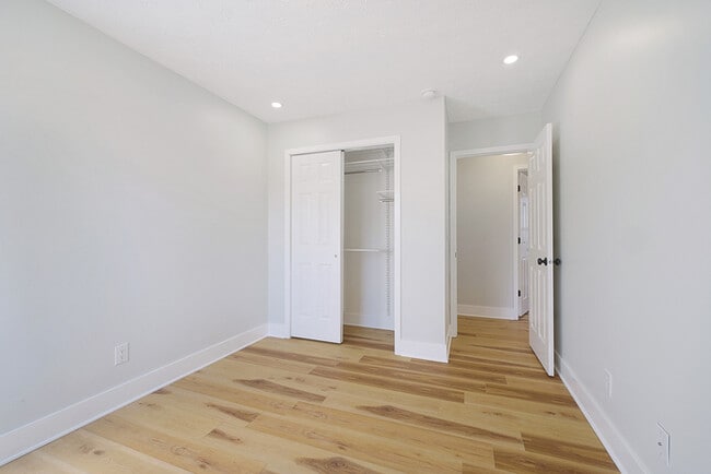 Building Photo - Beautifully 4-Bedroom Home in the Heart of...