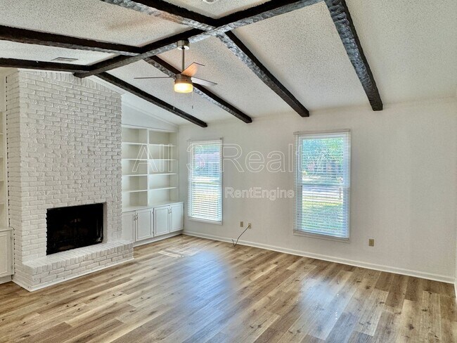 Building Photo - 2311 Cottingham Dr