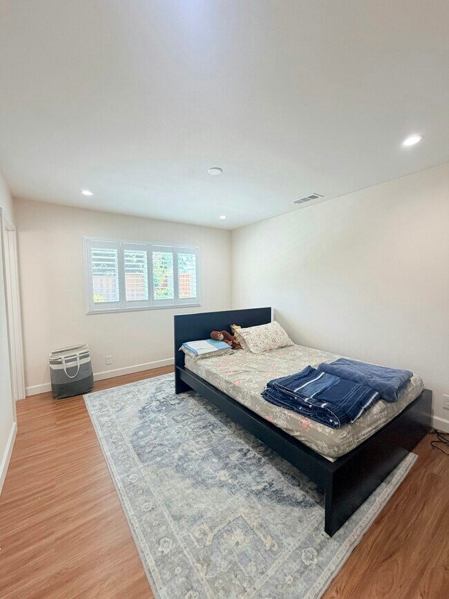 Building Photo - 7622 Oxbow Ln
