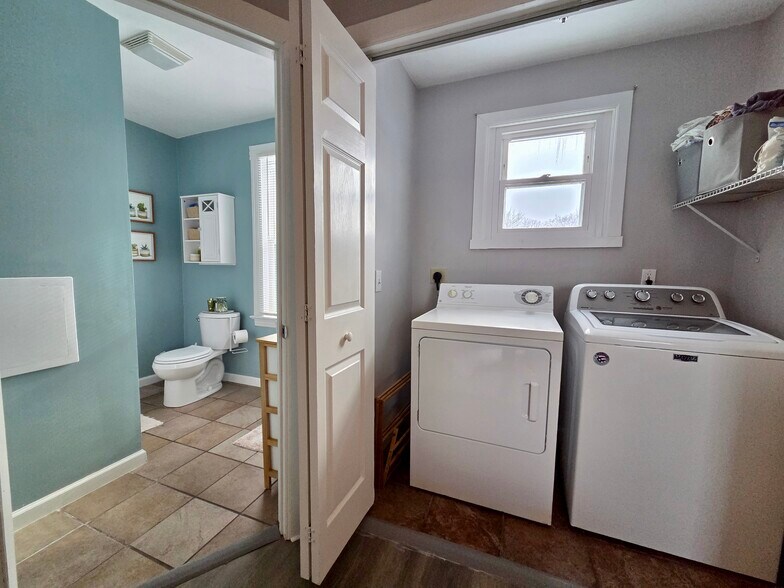 Building Photo - 814 South Ave