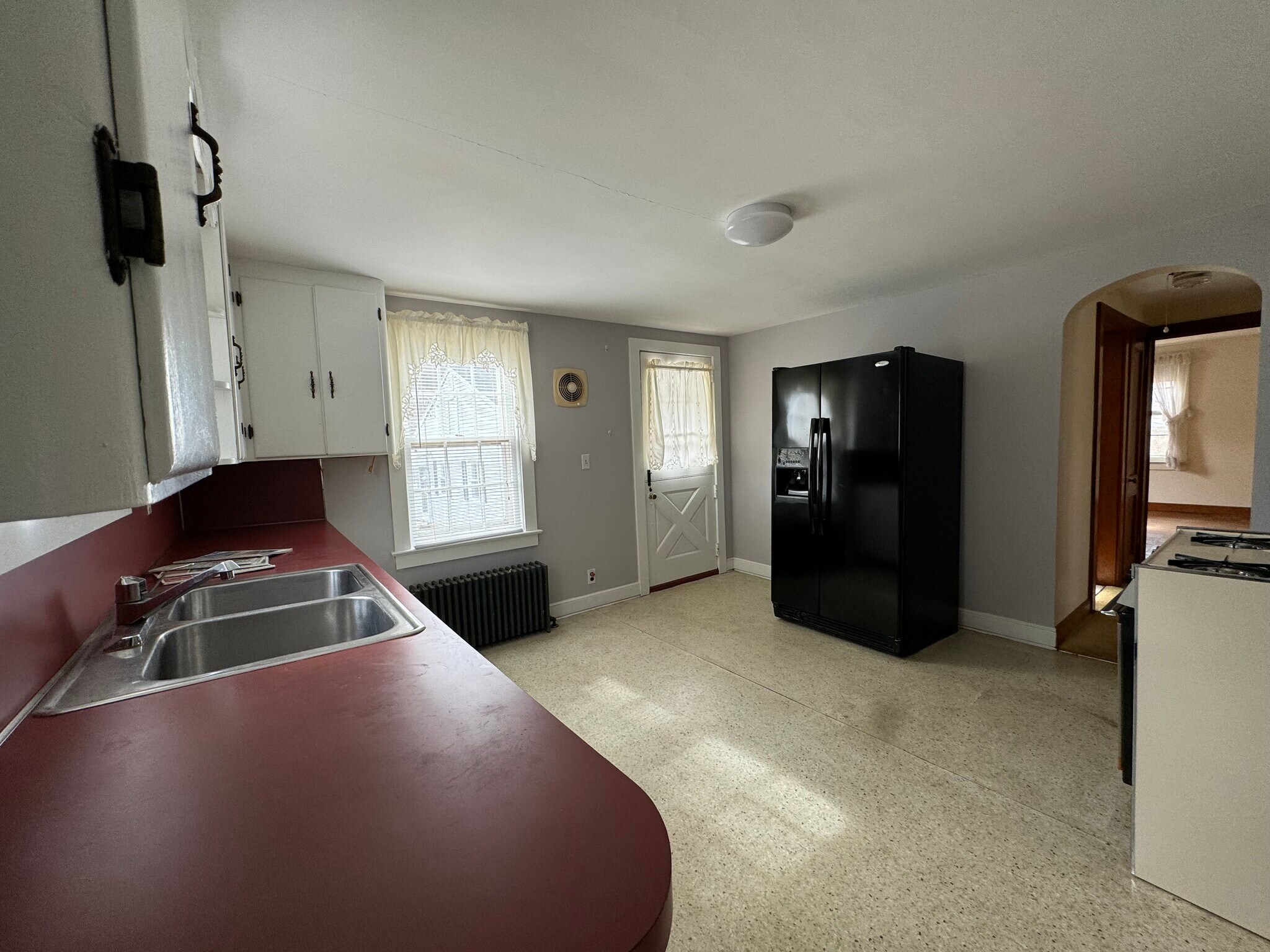 Kitchen - 39 Lake Dr