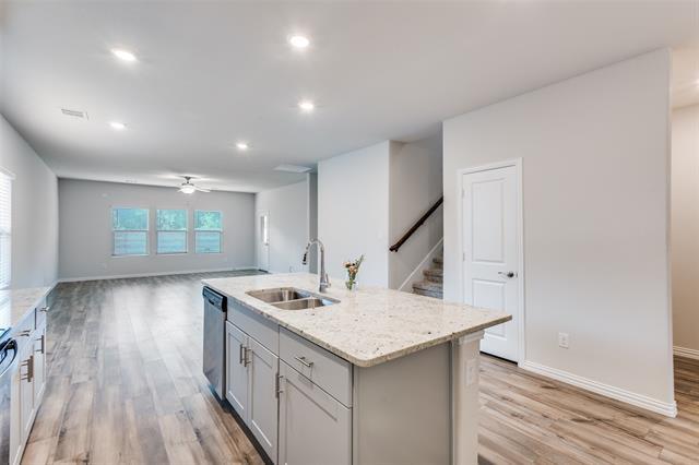 Building Photo - 1505 Mineral Pt Pl