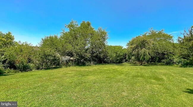 Building Photo - 23581 Belmar Dr