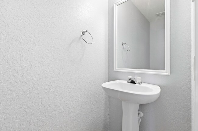 Building Photo - 12114 Mountain Pine