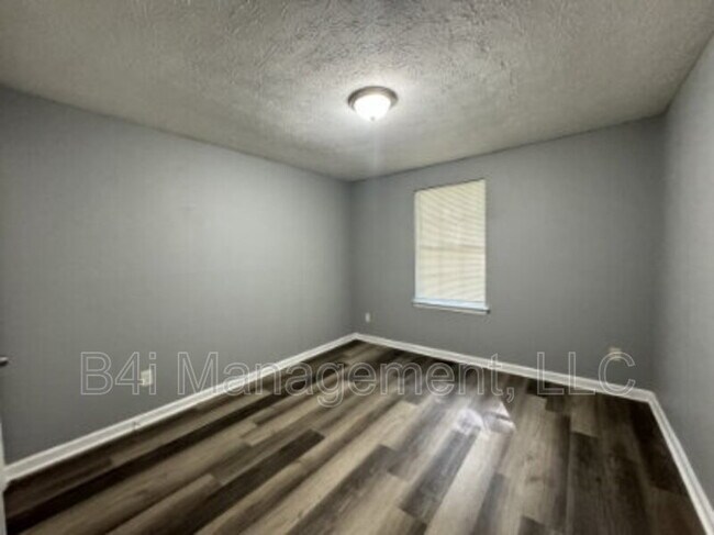 Building Photo - 2039 Marbut Trce