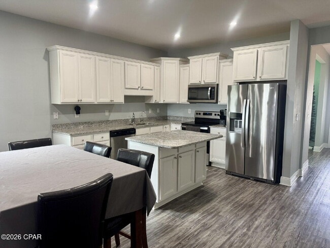 Building Photo - 806 Cason Dr